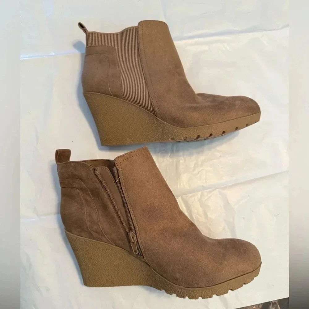 Mia Suede Wedge Heal Ankle Boot Size 9.5
